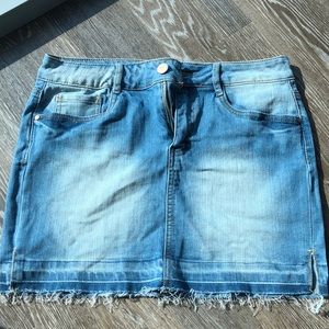 light wash stretchy denim skirt